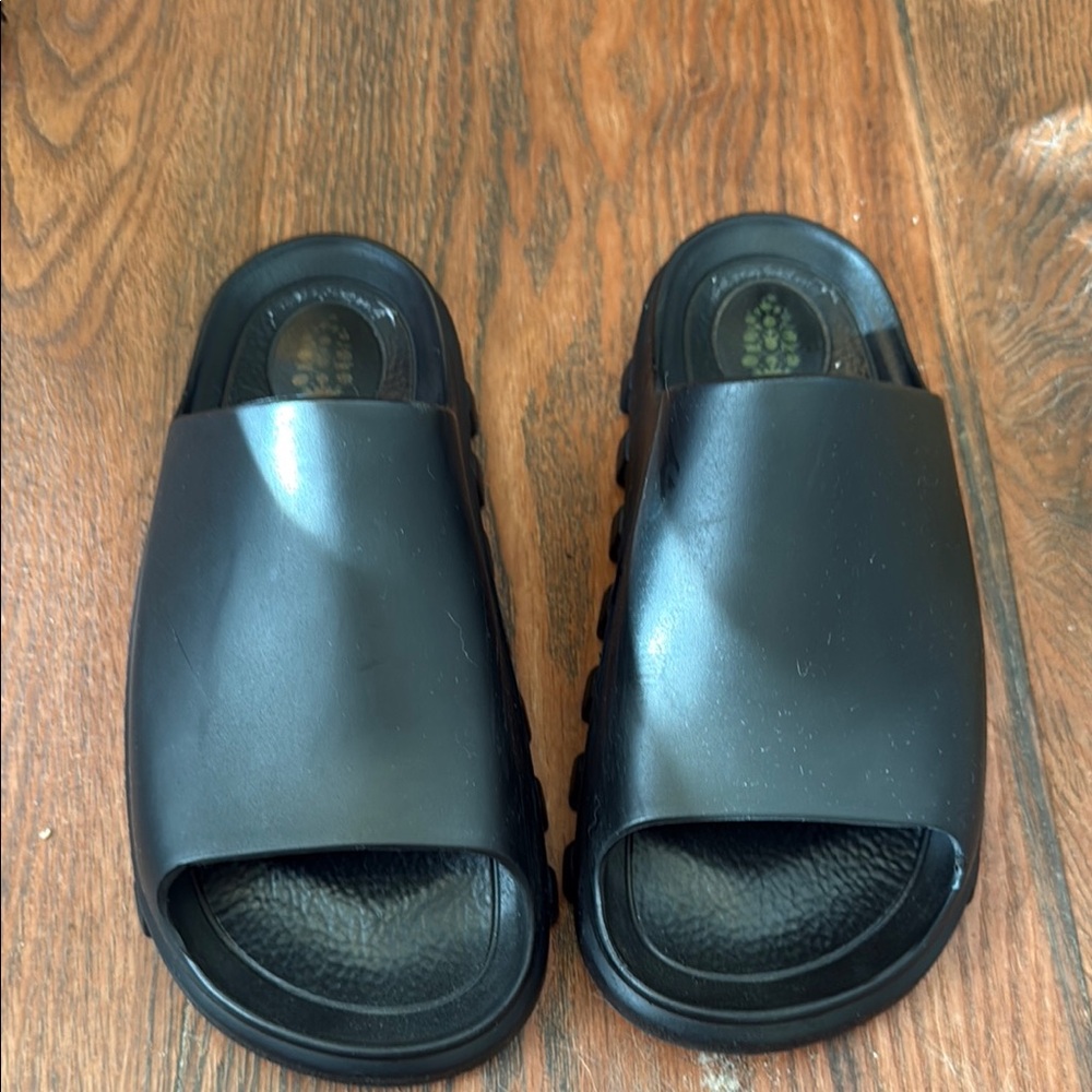 Black Free People Movement Sliders